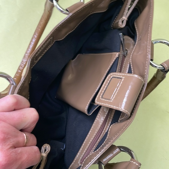 Vintage tan/dark cream Lenny e Cia leather/patent leather purse - Picture 12 of 14